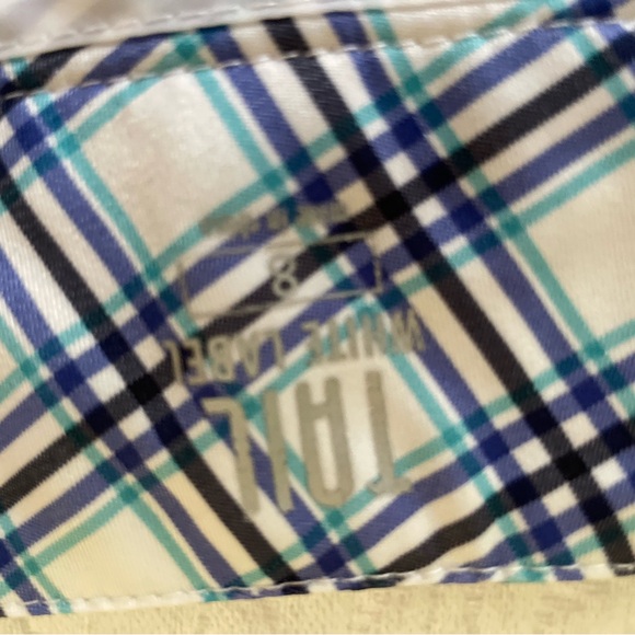 Tail Womens Resort and Golf Shorts Size 8 - Picture 2 of 2